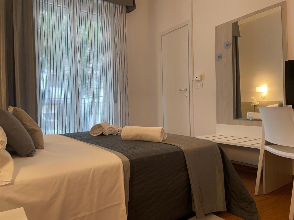 Hotel Augustus Milano Marittima Eksteriør billede