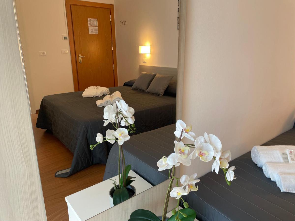 Hotel Augustus Milano Marittima Eksteriør billede