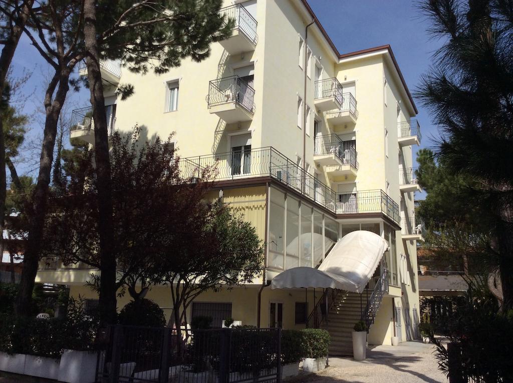 Hotel Augustus Milano Marittima Eksteriør billede