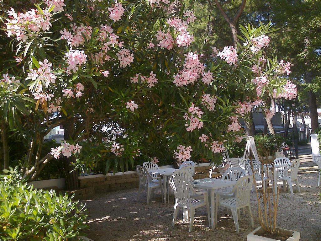 Hotel Augustus Milano Marittima Eksteriør billede